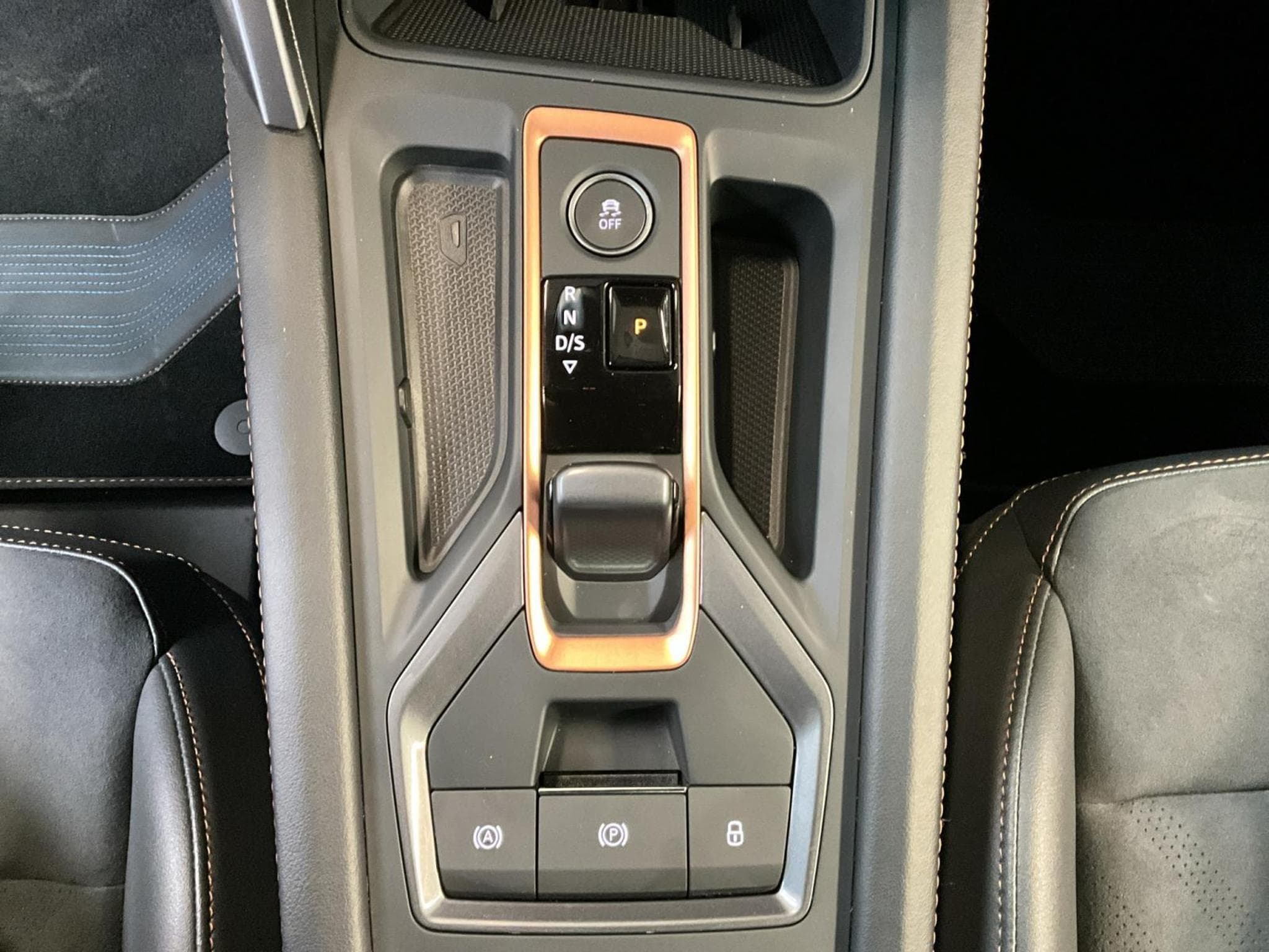 Cupra Leon VZ+DSG+Dinamica+Pure-Perf.+Int.Drive (2025) - Photo 12