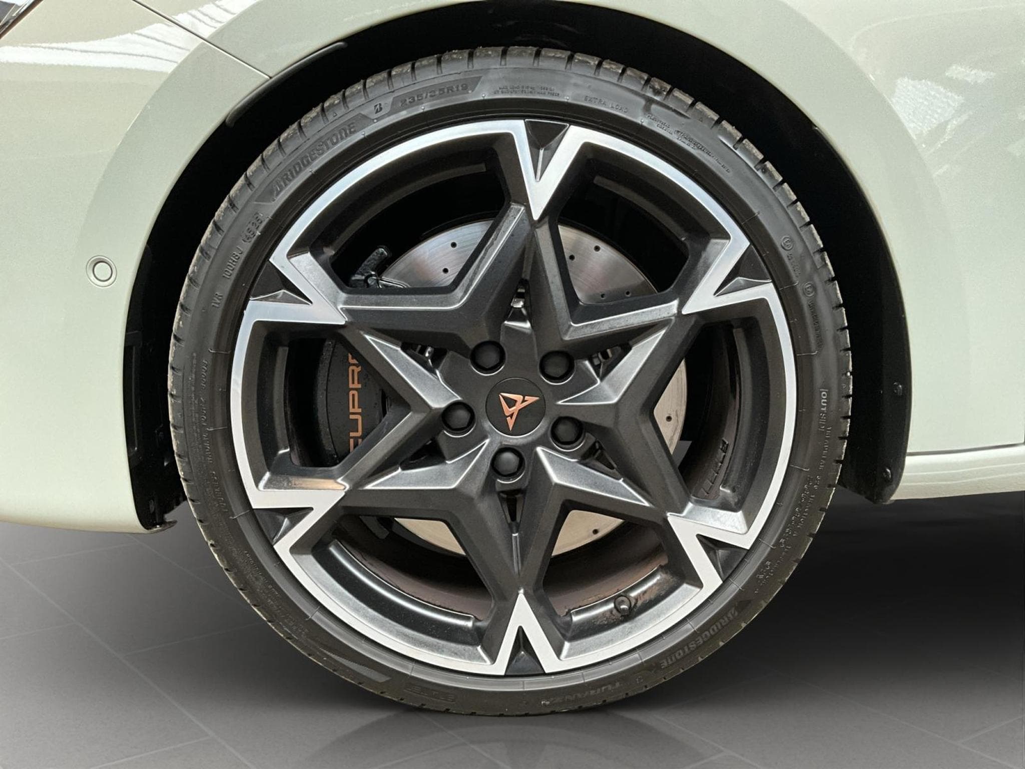 Cupra Leon VZ+DSG+Dinamica+Pure-Perf.+Int.Drive (2025) - Photo 8