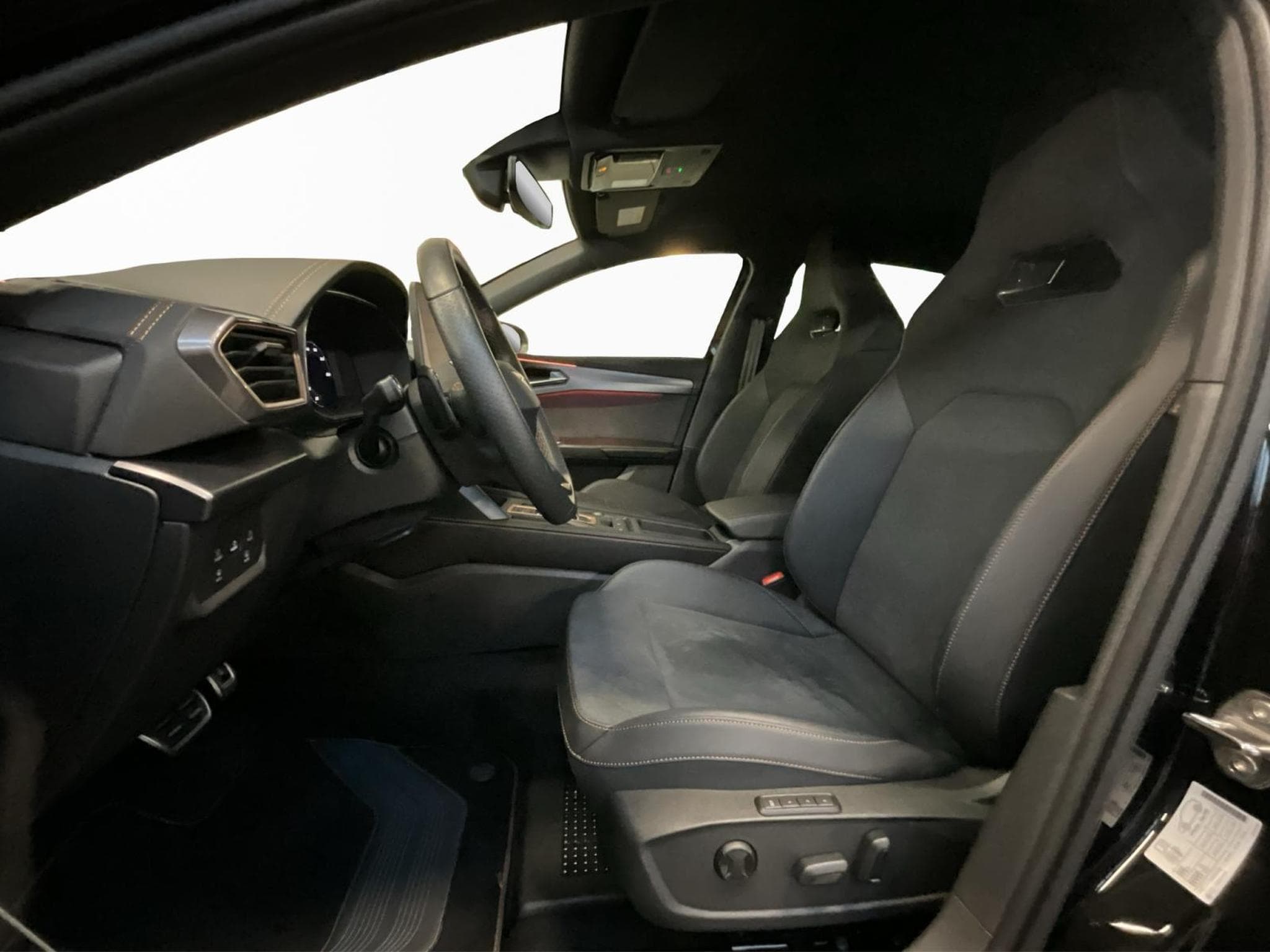 Cupra Leon DSG+Dinamica+Pure-Perf.+Int.Drive (2025) - Photo 9