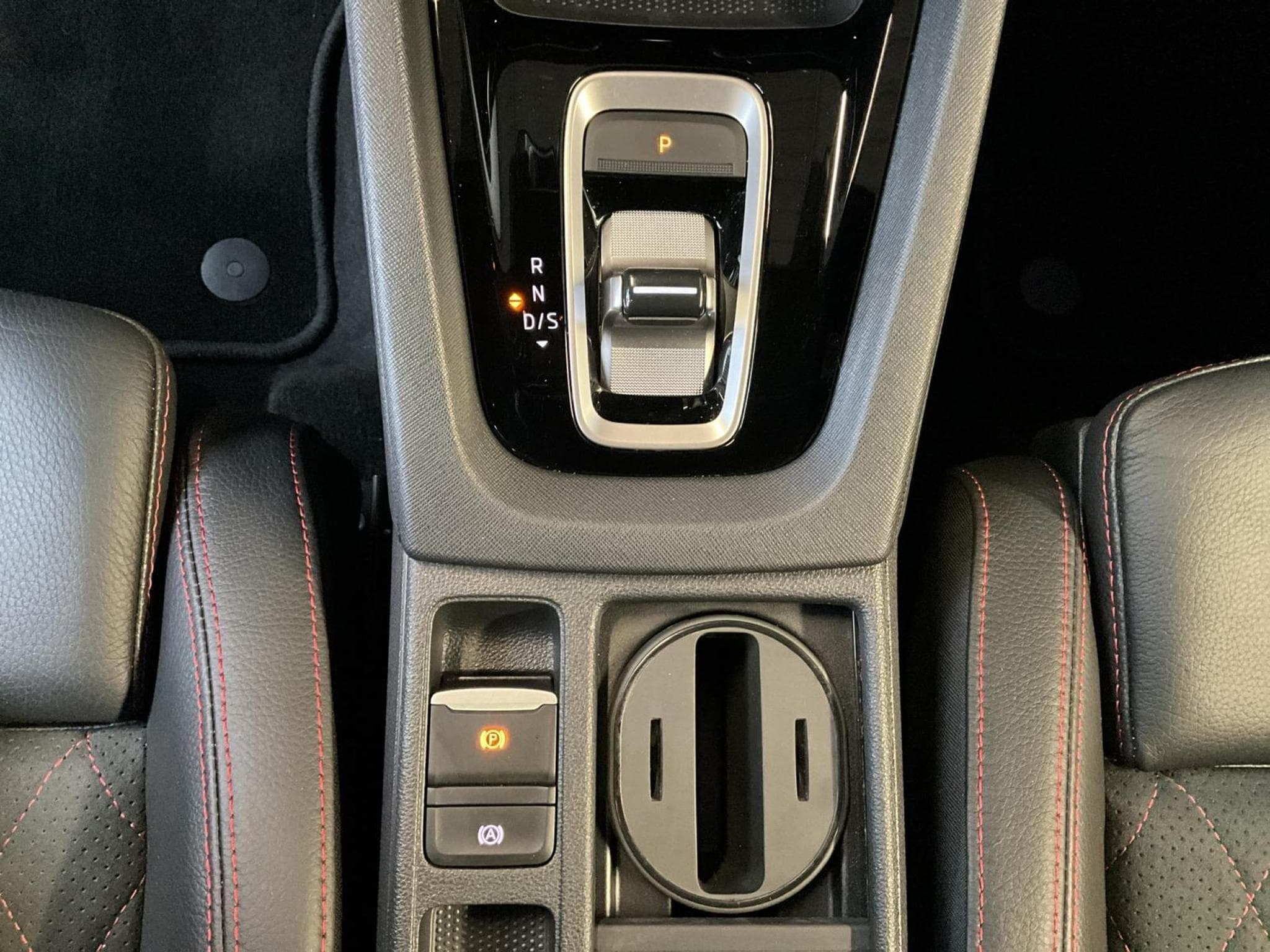 Skoda Octavia RS+DSG+Pano+AHK+Stand-H (2025) - Photo 12