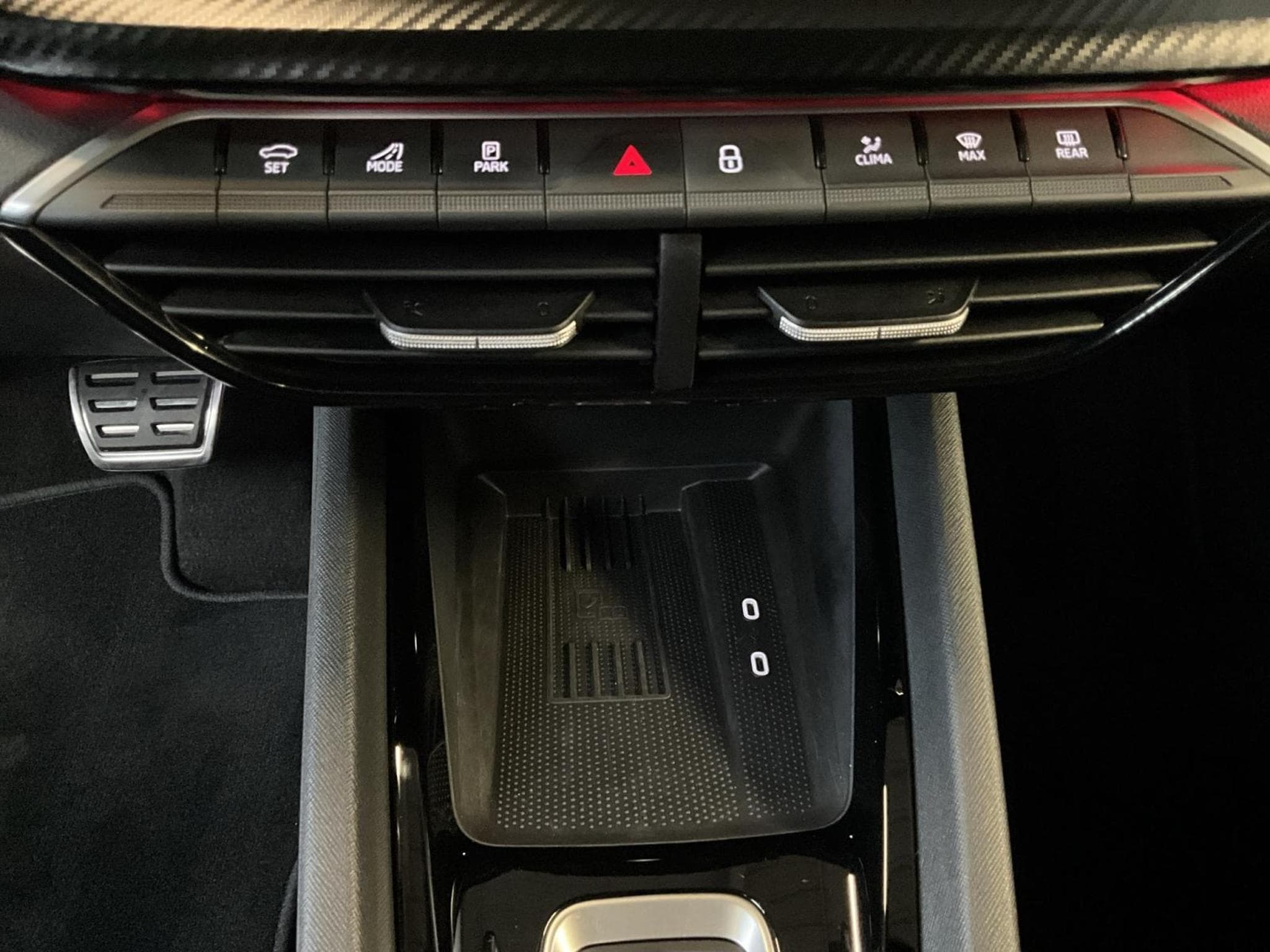 Skoda Octavia RS+DSG+Pano+AHK+Stand-H (2025) - Photo 22
