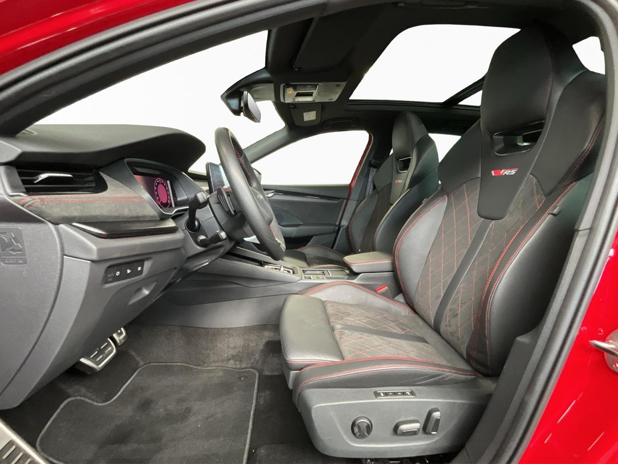 Skoda Octavia RS+DSG+Pano+AHK+Stand-H (2025) - Photo 9