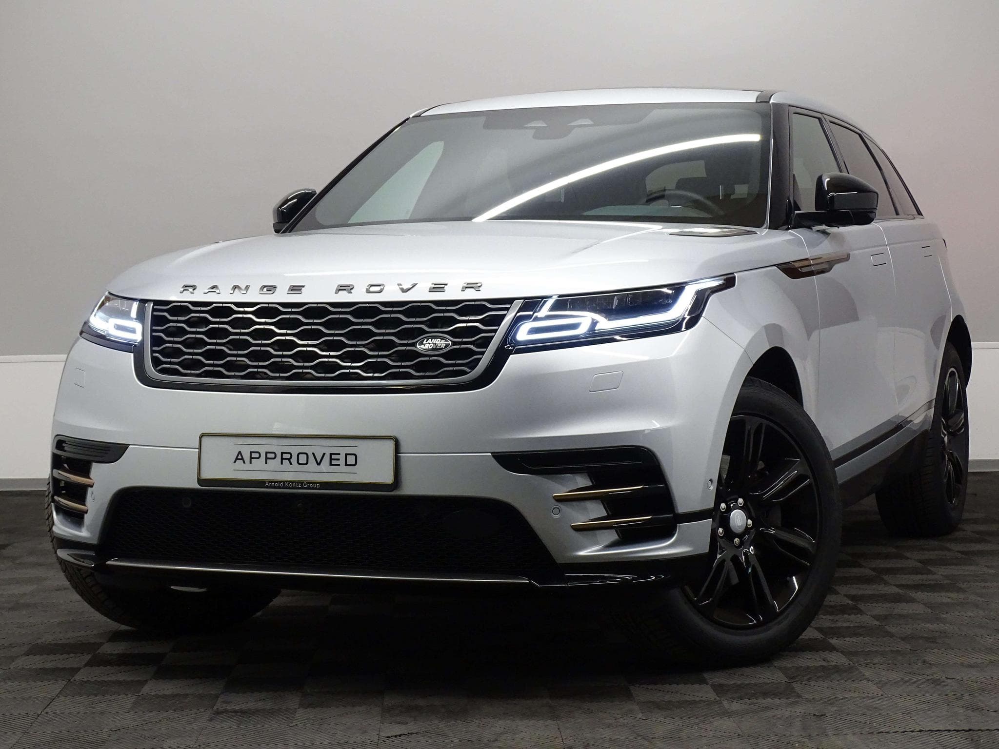 Land-Rover Range Rover Velar D200 R-Dynamic S AWD auto (2021) - Photo 1