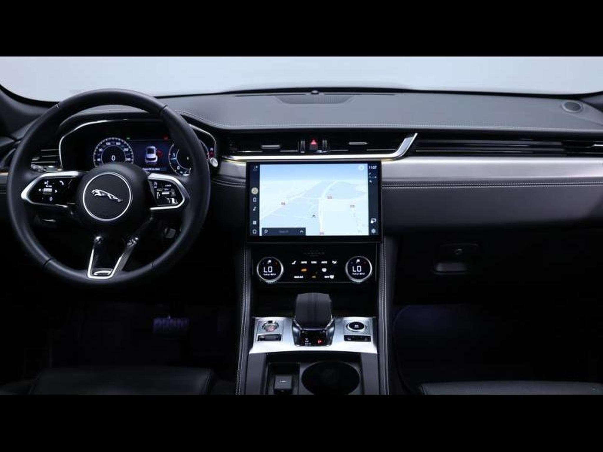 Jaguar F-Pace S D165 AWD Auto (2024) - Photo 10