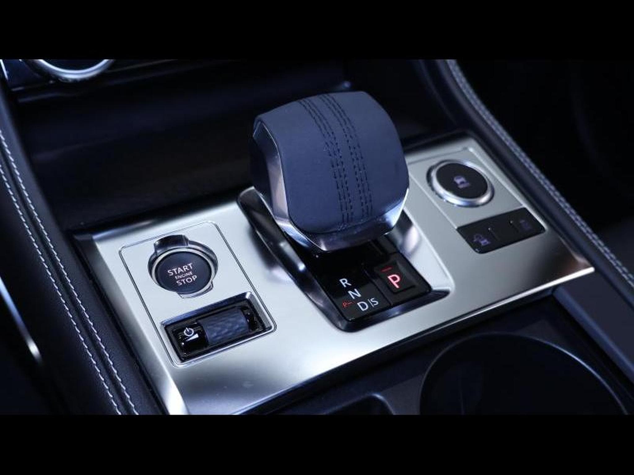 Jaguar F-Pace S D165 AWD Auto (2024) - Photo 16