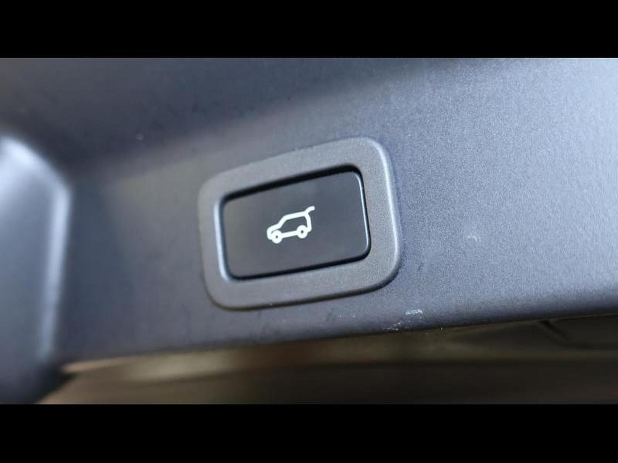 Jaguar F-Pace S D165 AWD Auto (2024) - Photo 20
