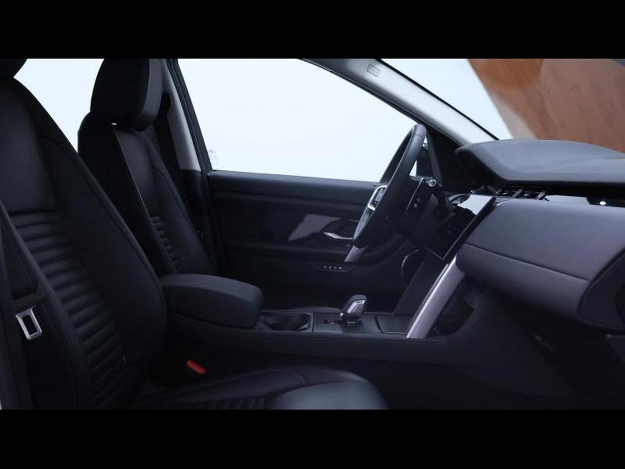 Land-Rover Discovery Sport D165 S R-Dynamic AWD Auto (2024) - Photo 12
