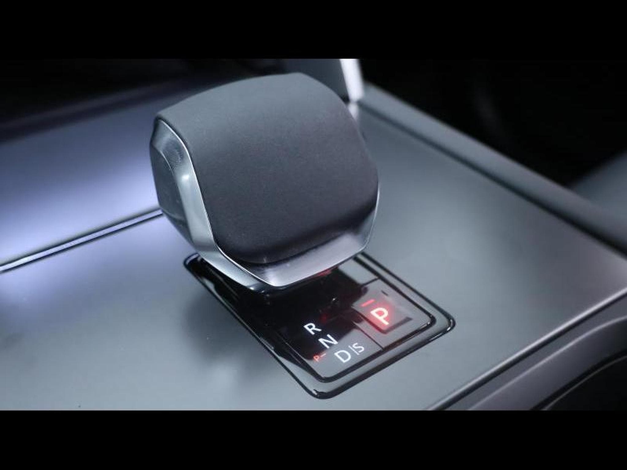 Land-Rover Discovery Sport D165 S R-Dynamic AWD Auto (2024) - Photo 19