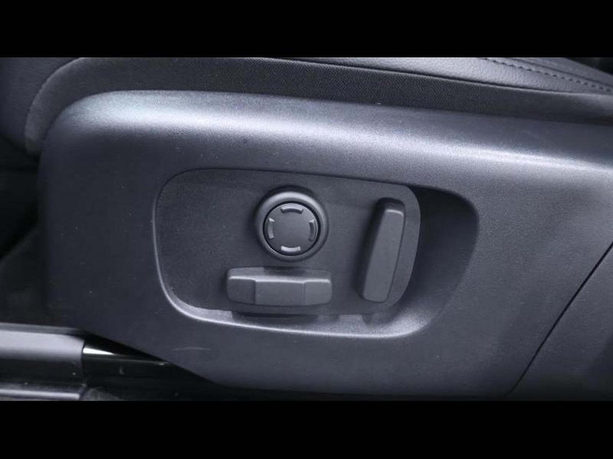 Land-Rover Discovery Sport D165 S R-Dynamic AWD Auto (2024) - Photo 25