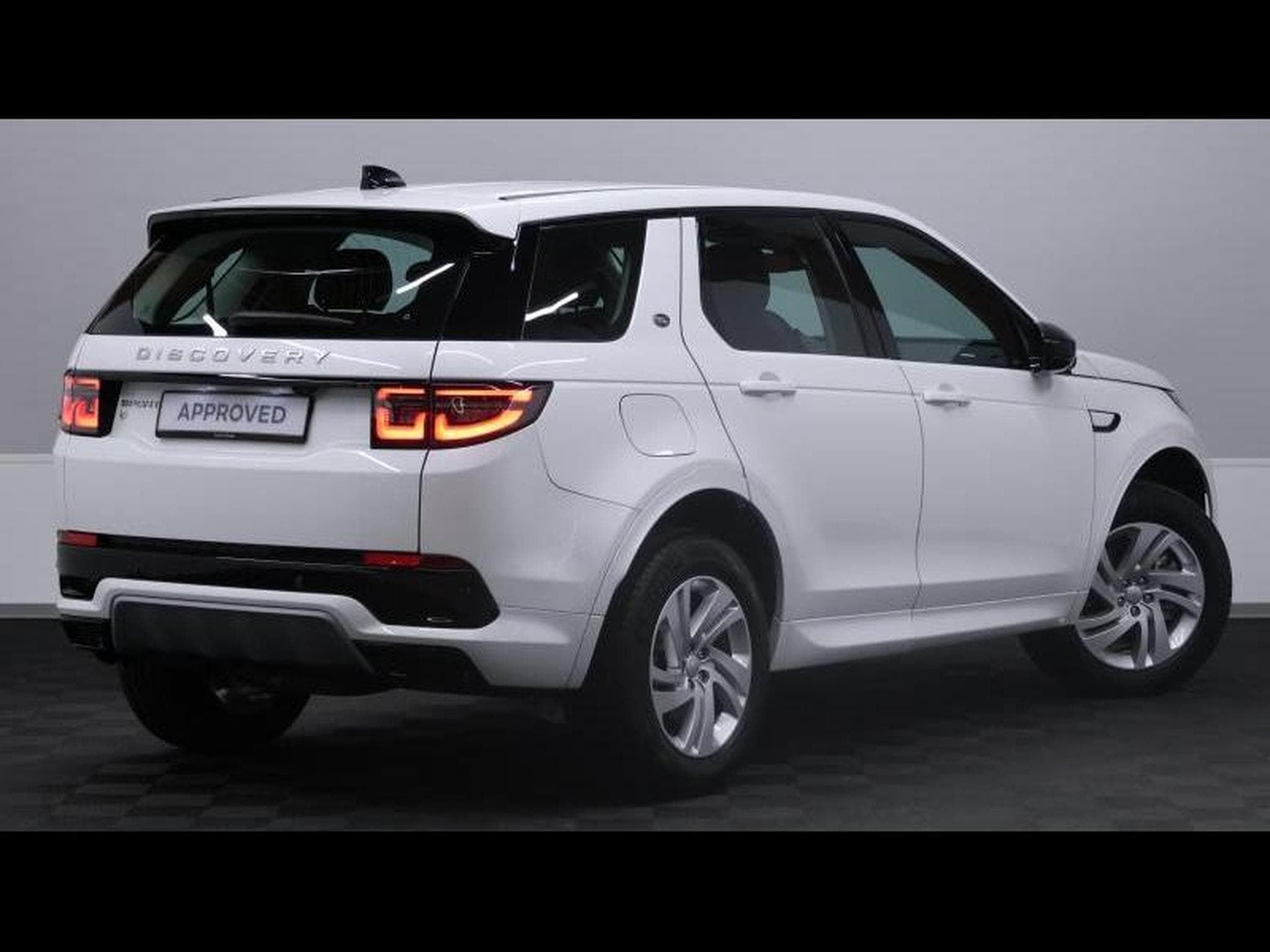 Land-Rover Discovery Sport D165 S R-Dynamic AWD Auto (2024) - Photo 4