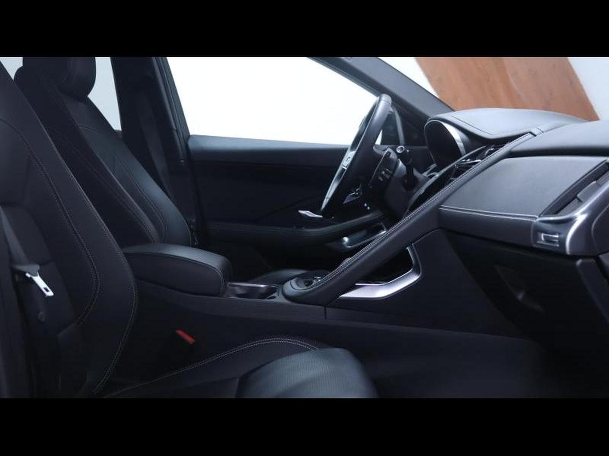 Jaguar E-Pace D165 R-Dynamic S AWD auto (2023) - Photo 10