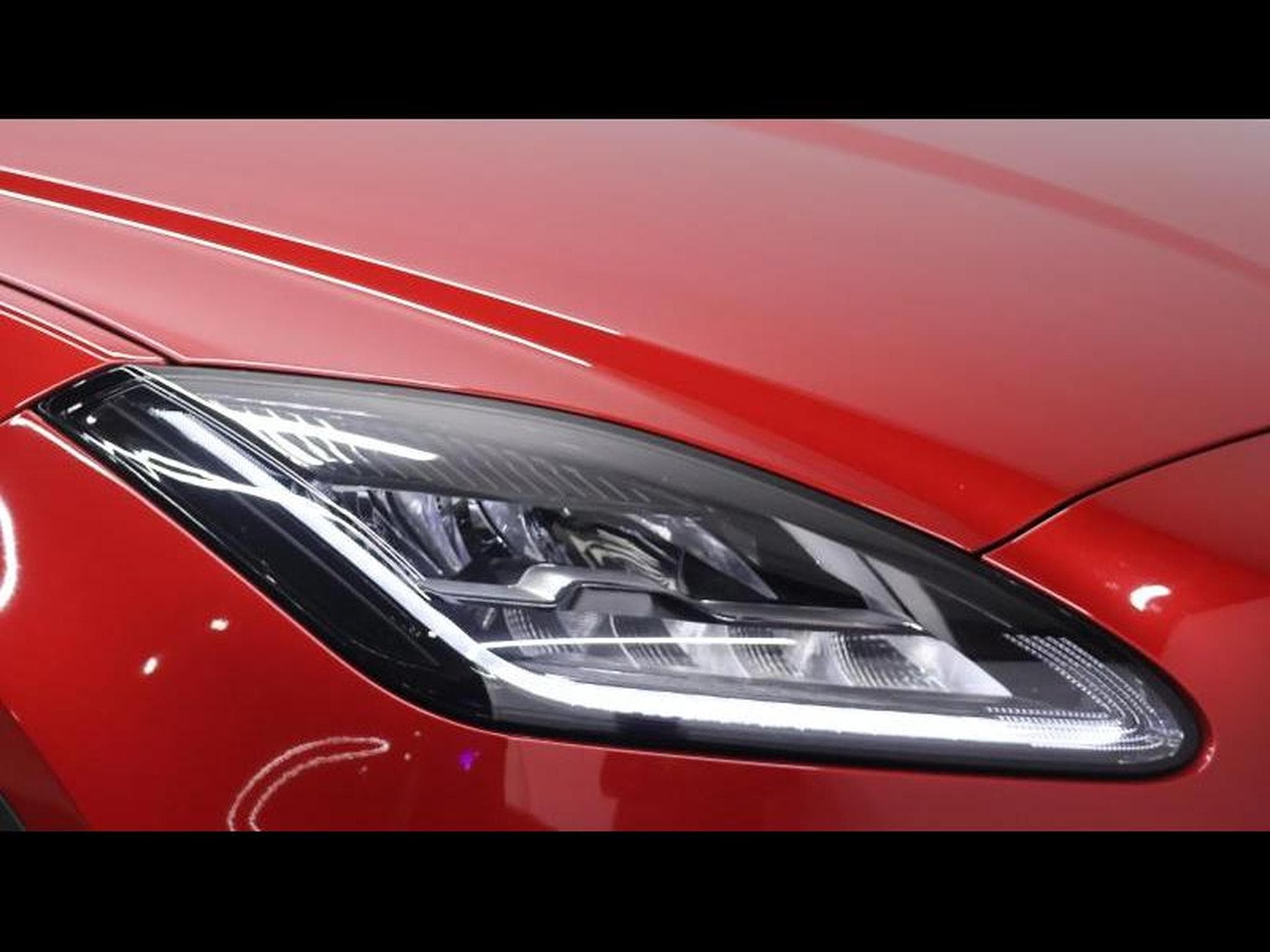 Jaguar E-Pace D165 R-Dynamic S AWD auto (2023) - Photo 7