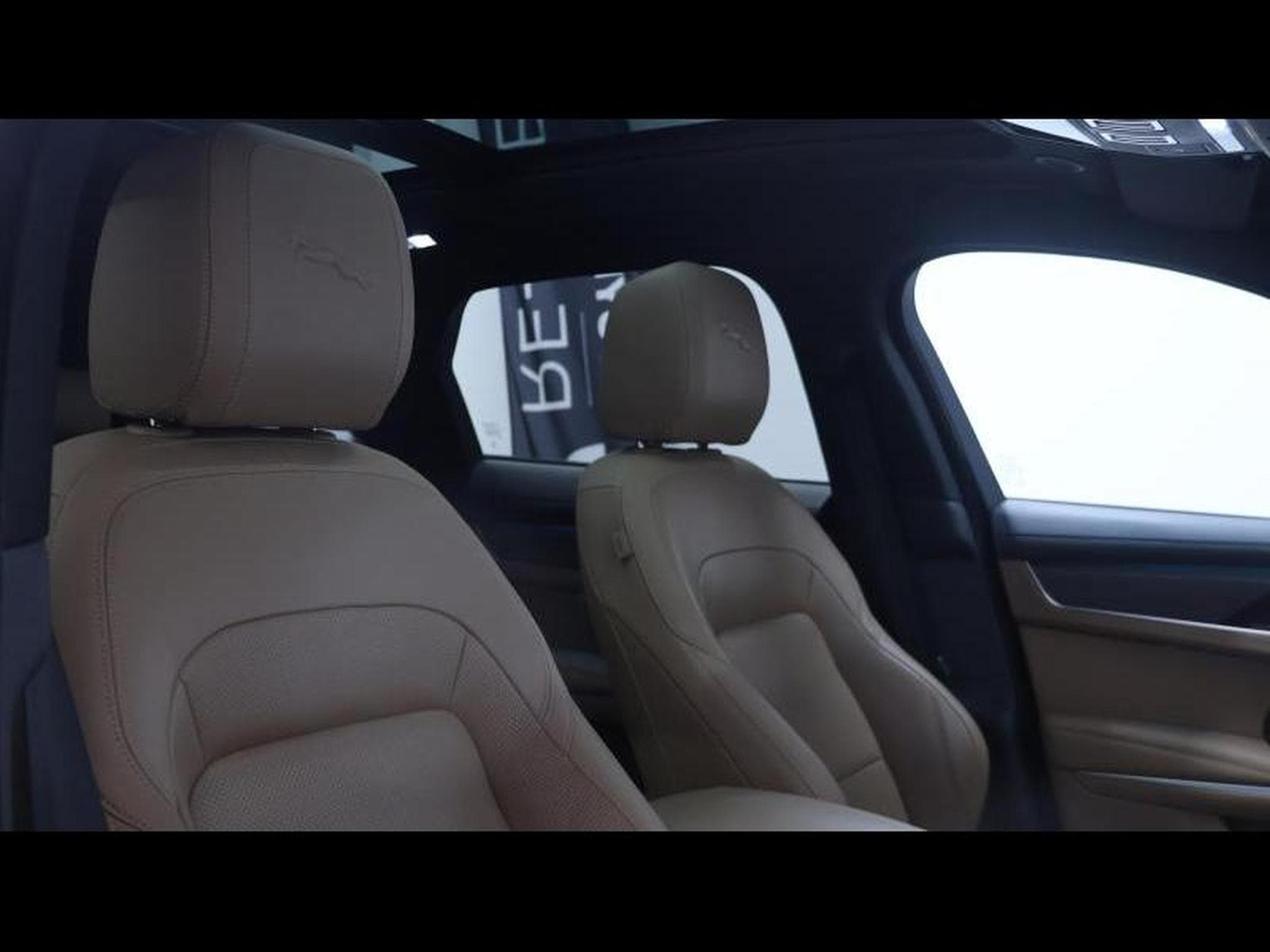 Jaguar F-Pace P400e SE (2022) - Photo 11