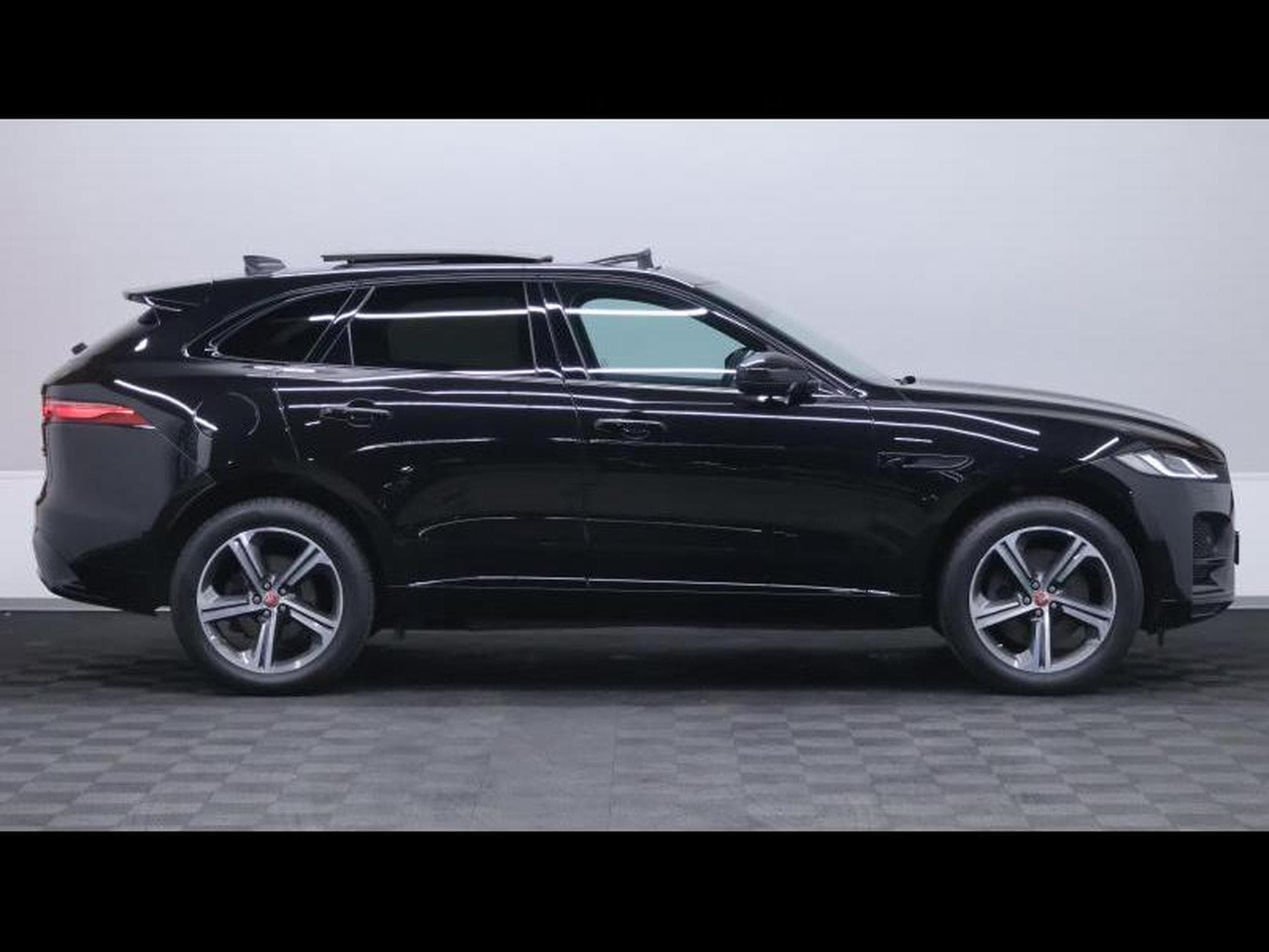 Jaguar F-Pace P400e SE (2022) - Photo 3