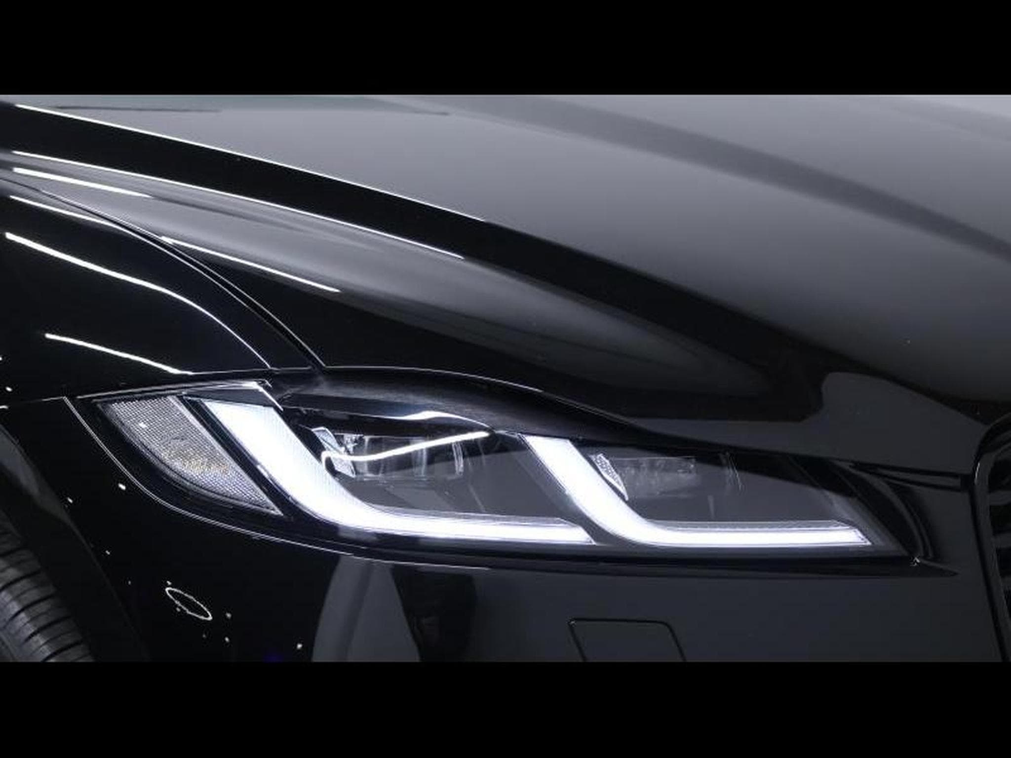 Jaguar F-Pace P400e SE (2022) - Photo 7