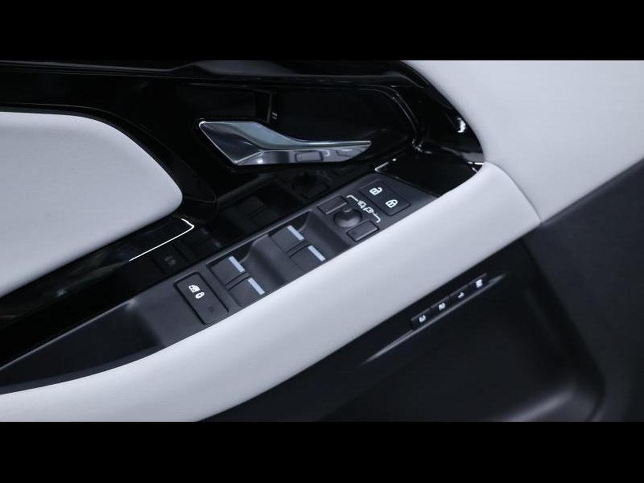 Land-Rover Range Rover Evoque D165 S AWD Auto (2024) - Photo 21