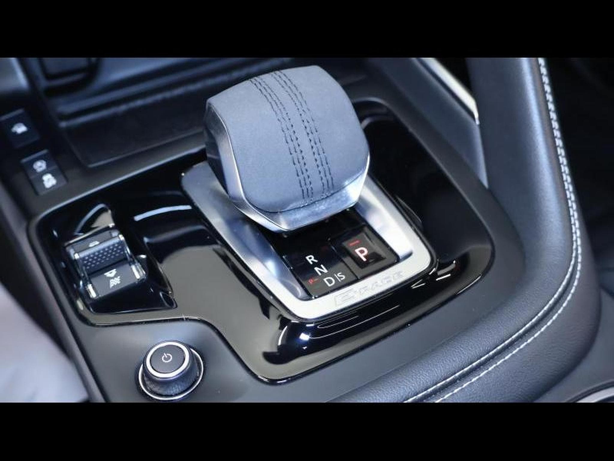Jaguar E-Pace D165 R-Dynamic S AWD Auto (2024) - Photo 16
