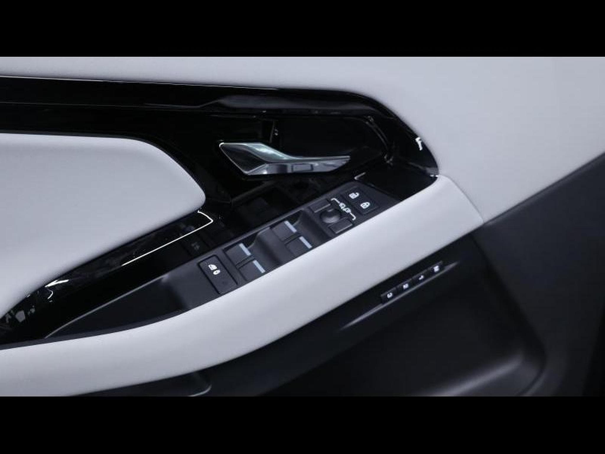 Land-Rover Range Rover Evoque D165 S AWD auto (2025) - Photo 20