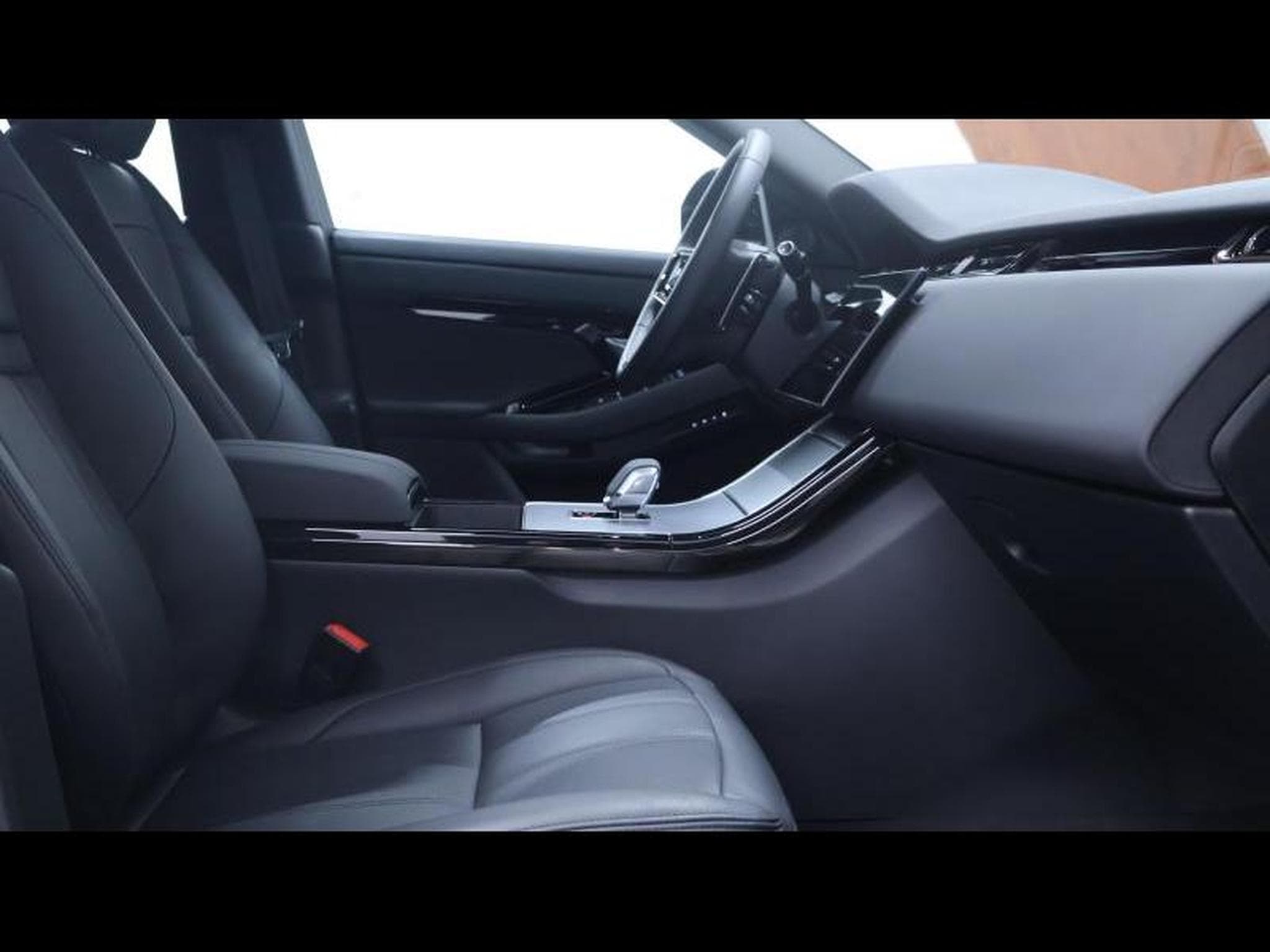 Land-Rover Range Rover Evoque D165 S AWD Auto (2024) - Photo 10