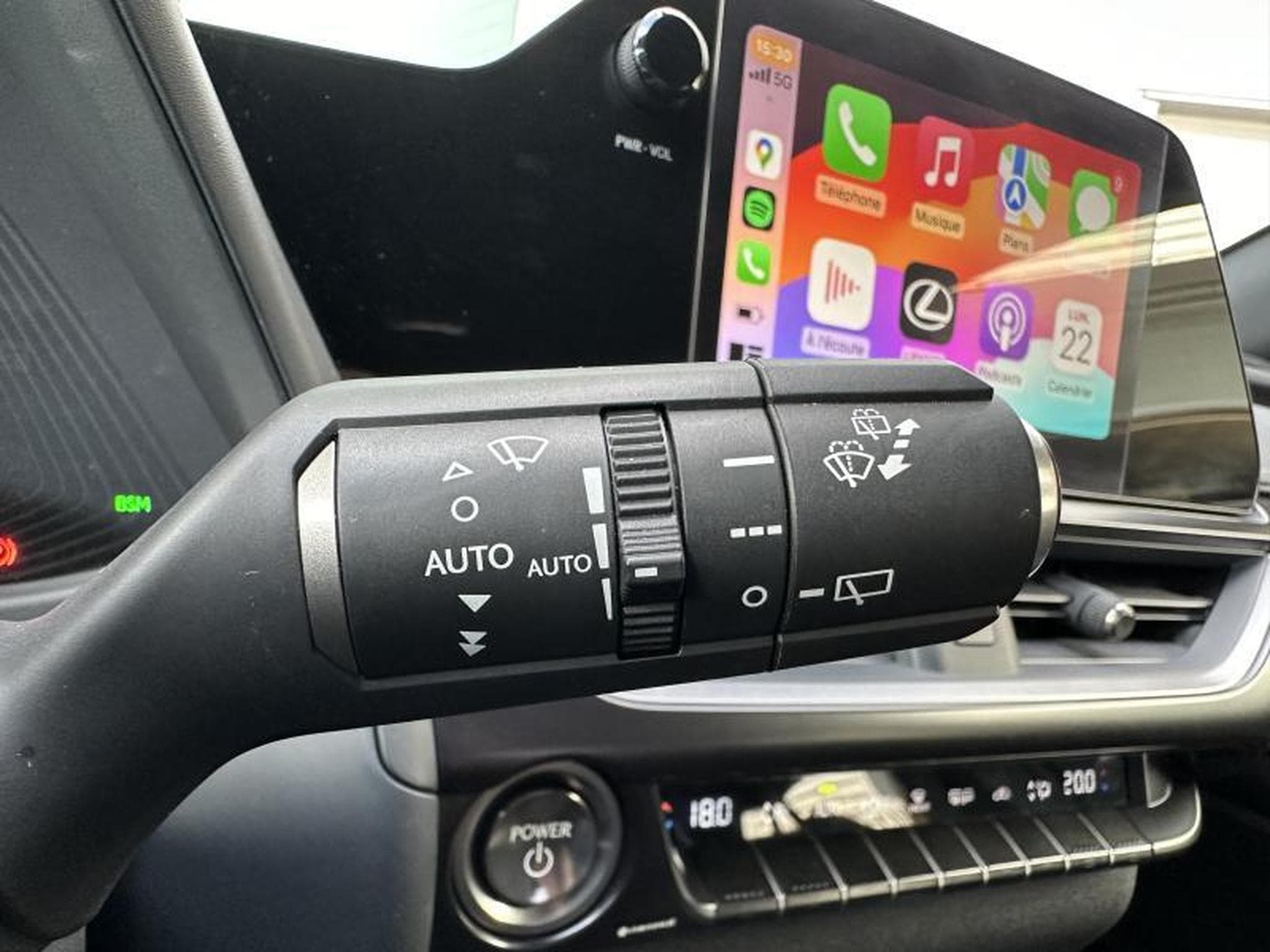 Lexus UX F SPORT Design (2023) - Photo 19
