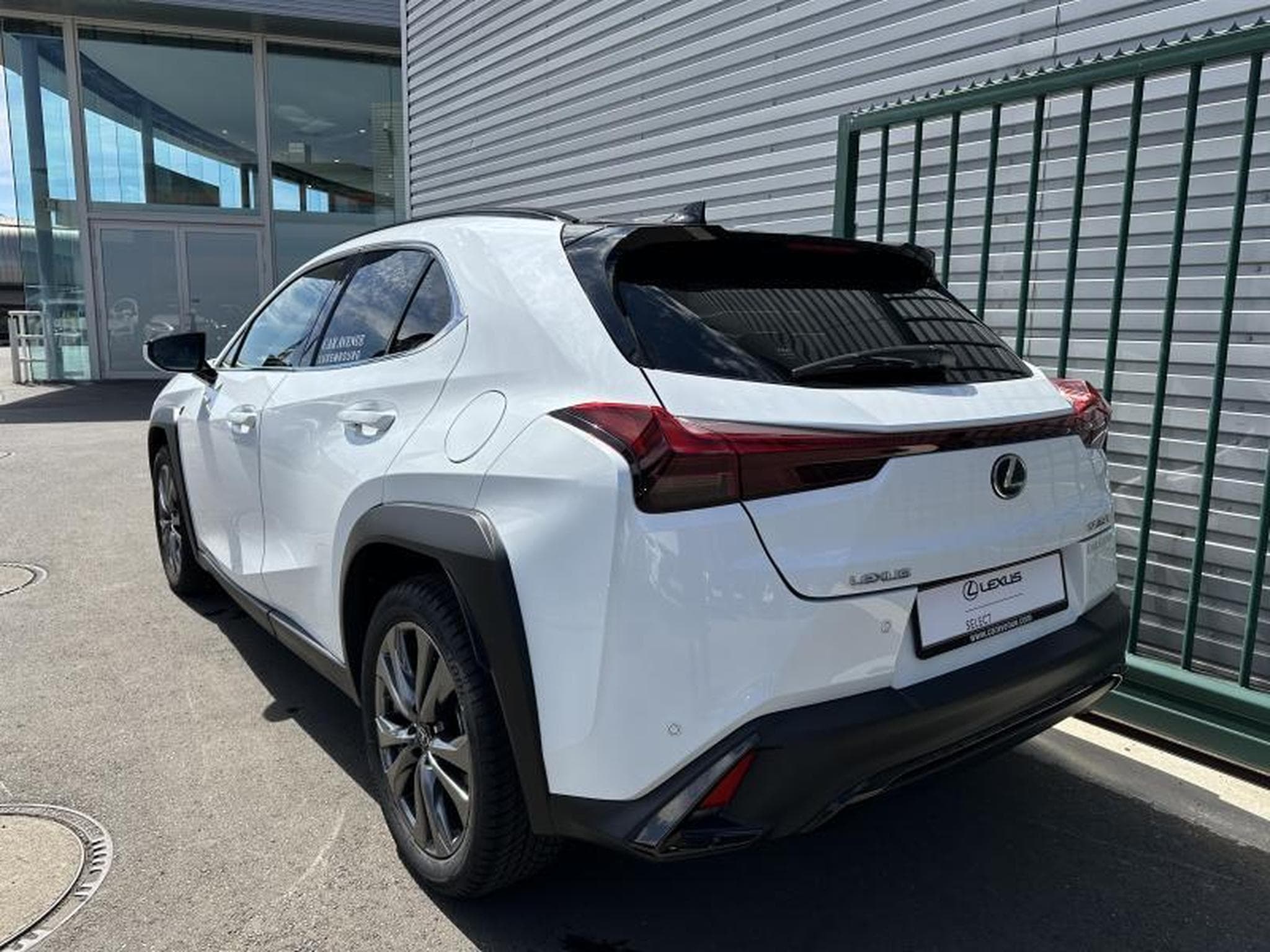Lexus UX F SPORT Design (2023) - Photo 30
