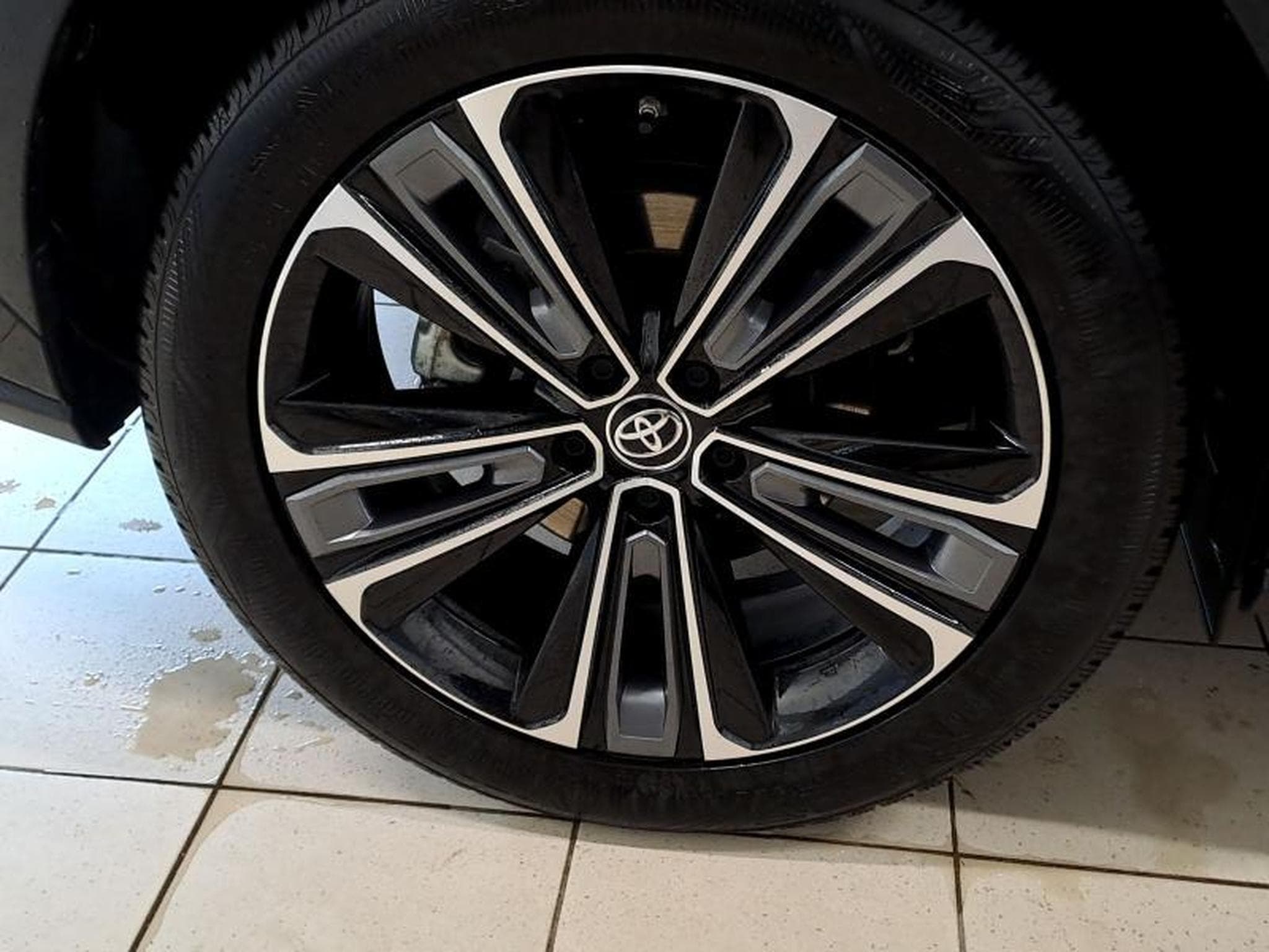Toyota bZ4X Premium Awd (2023) - Photo 14