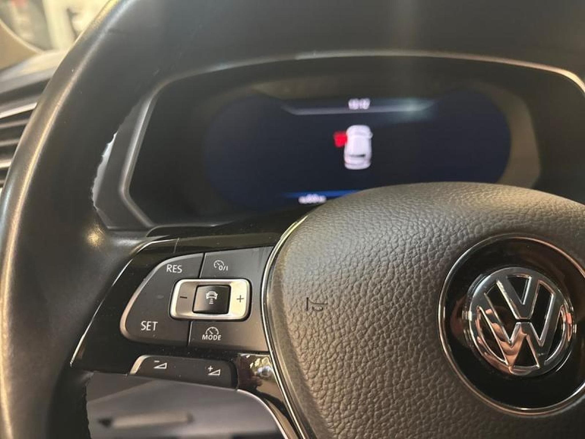 VW Tiguan Highline (2018) - Photo 24