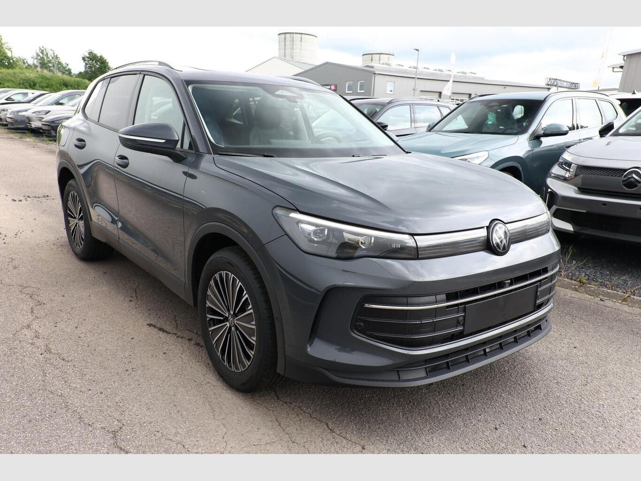VW Tiguan DSG LED+ Pano (2026) - Photo 2