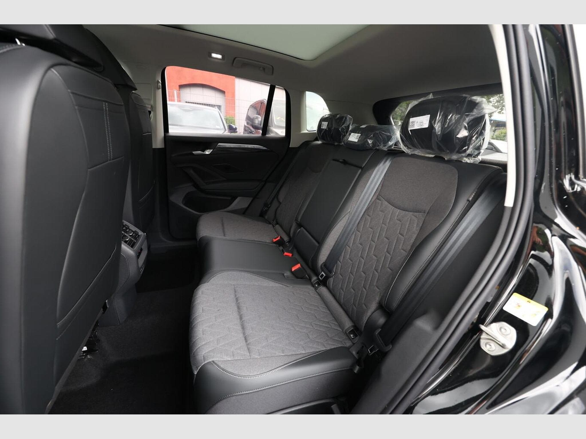 VW Tiguan DSG LED+ Pano (2026) - Photo 10