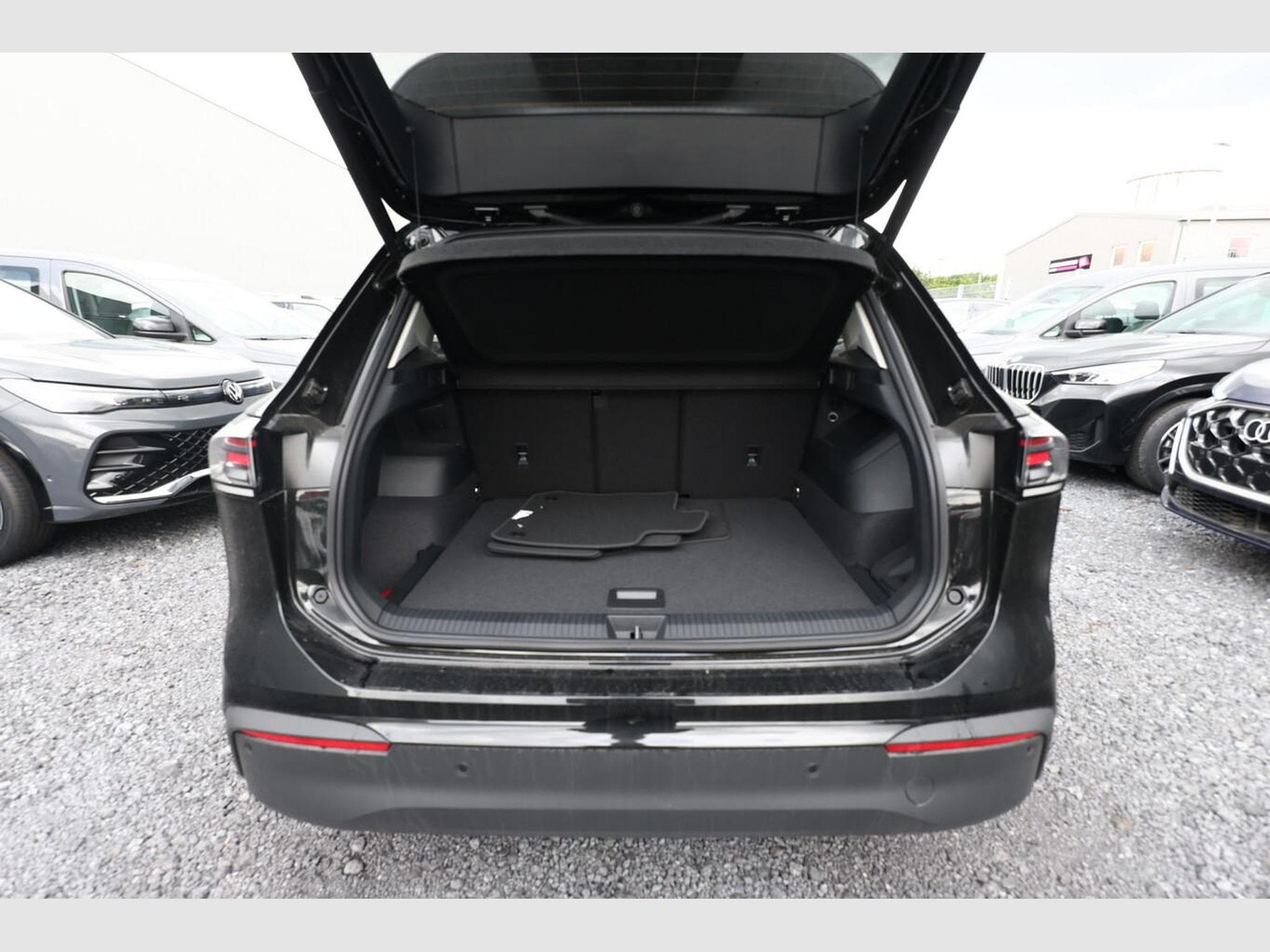VW Tiguan DSG LED+ Pano (2026) - Photo 11
