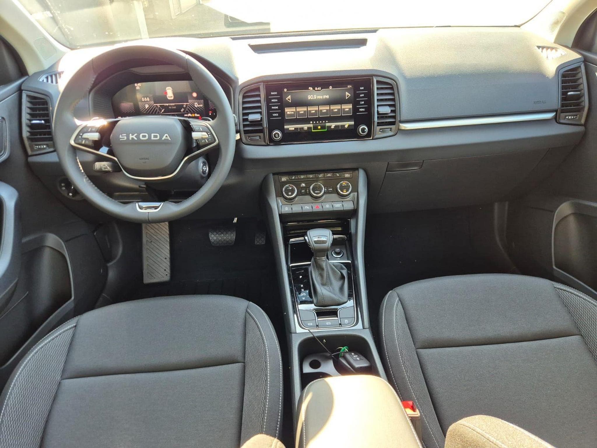 Skoda Karoq 1.5 TSI 150PS (2026) - Photo 10