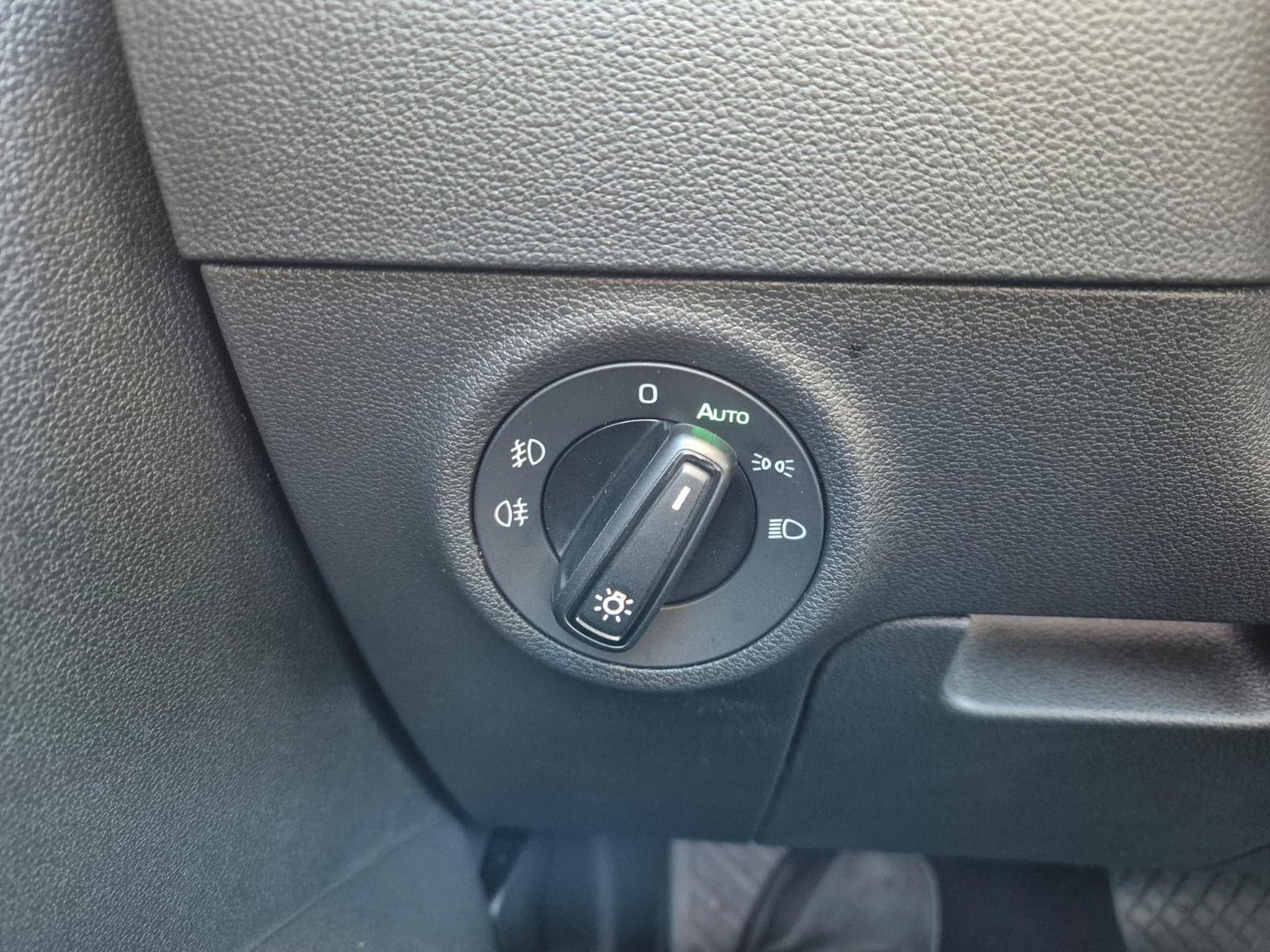 Skoda Karoq 1.5 TSI 150PS (2026) - Photo 14