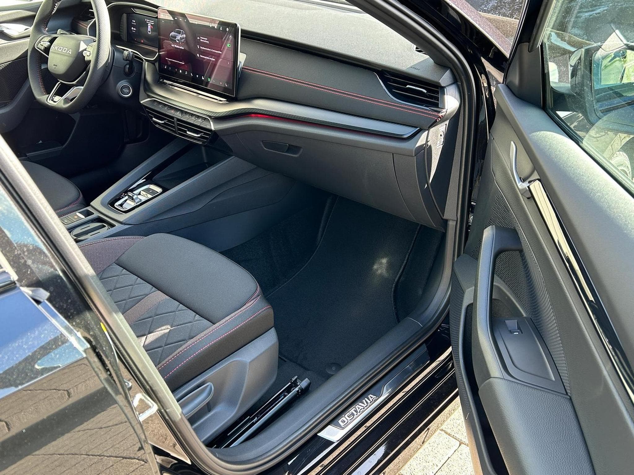 Skoda Octavia RS (2026) - Photo 11