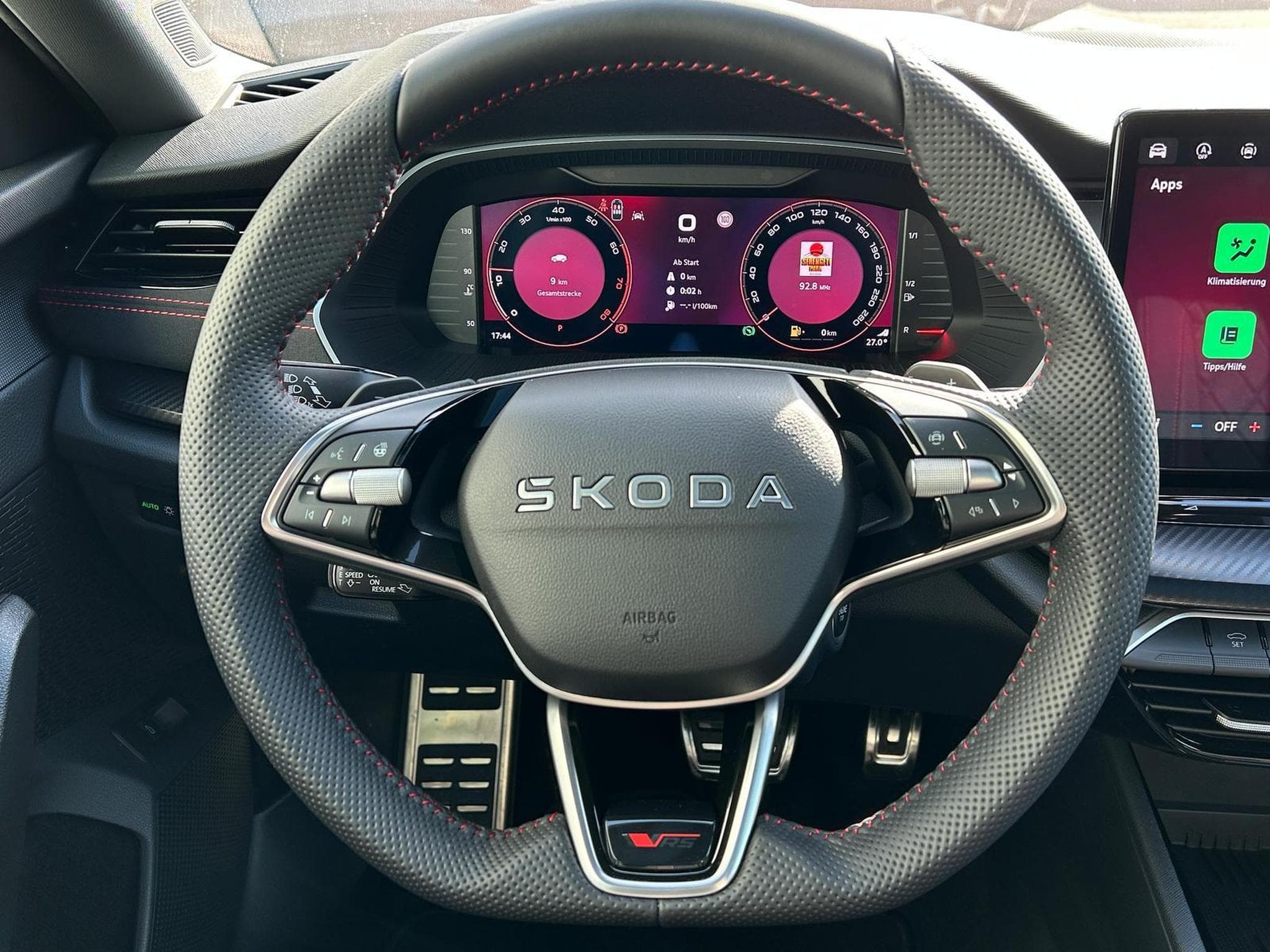Skoda Octavia RS (2026) - Photo 9