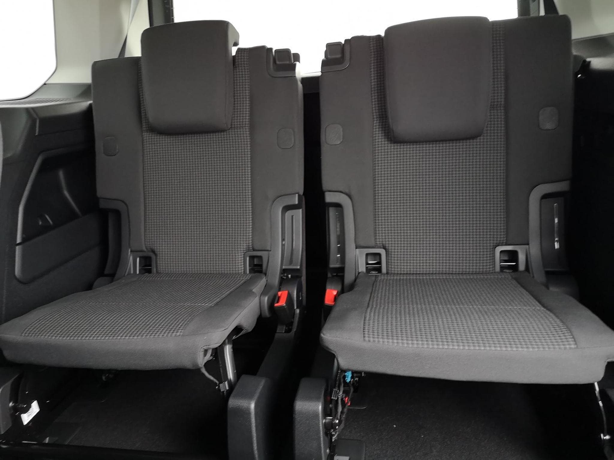 VW Caddy Basis (2026) - Photo 11