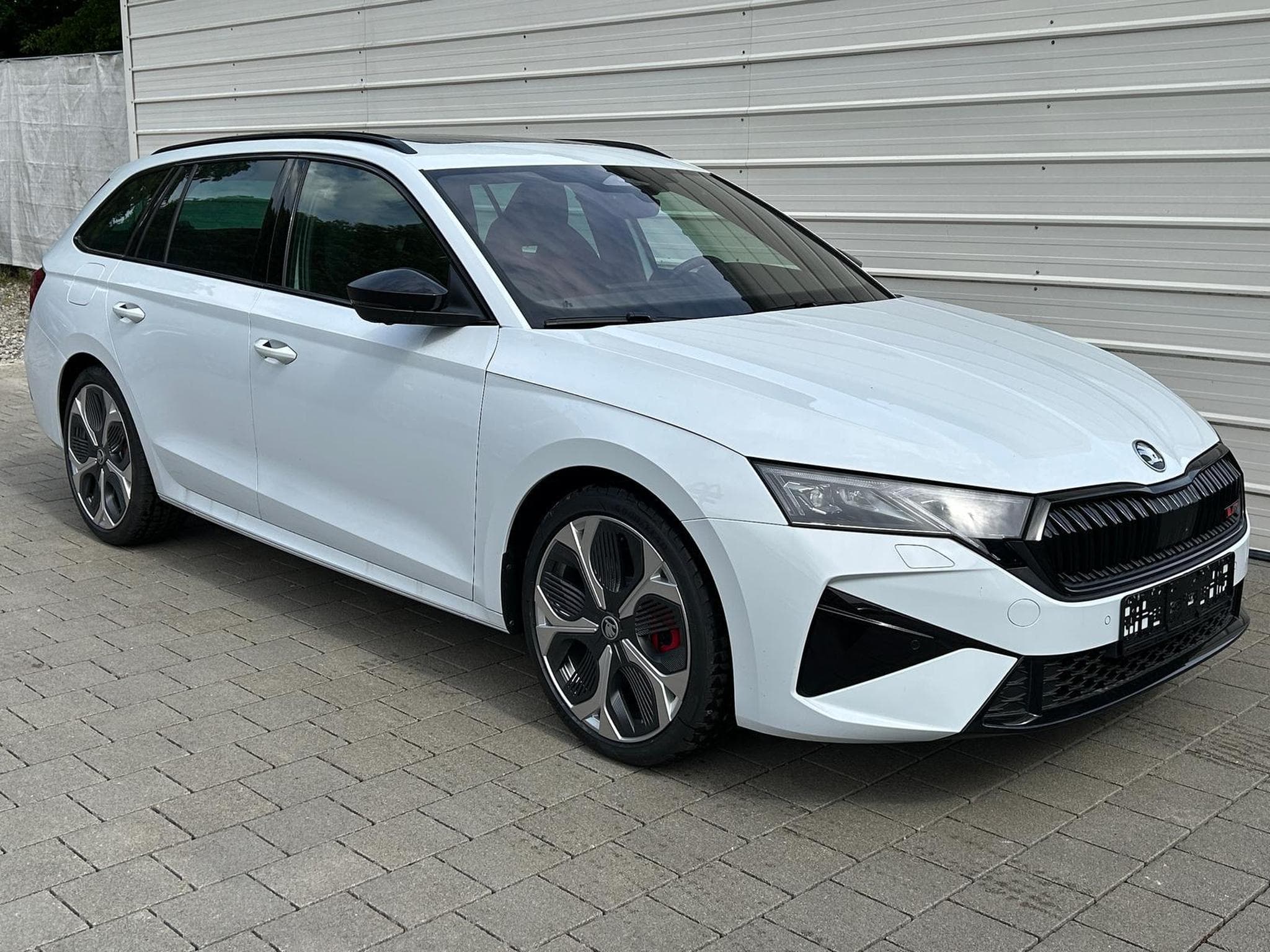 Skoda Octavia RS (2026) - Photo 1