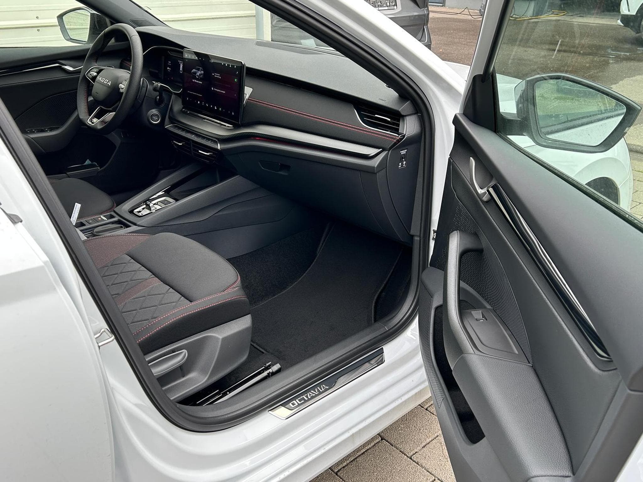 Skoda Octavia RS (2026) - Photo 11