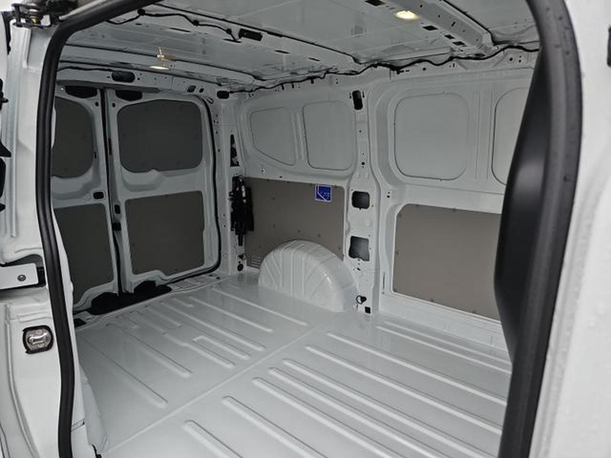 VW T7 Transporter Kaste 2.0 TDI 81 kW KR (2025) - Photo 12