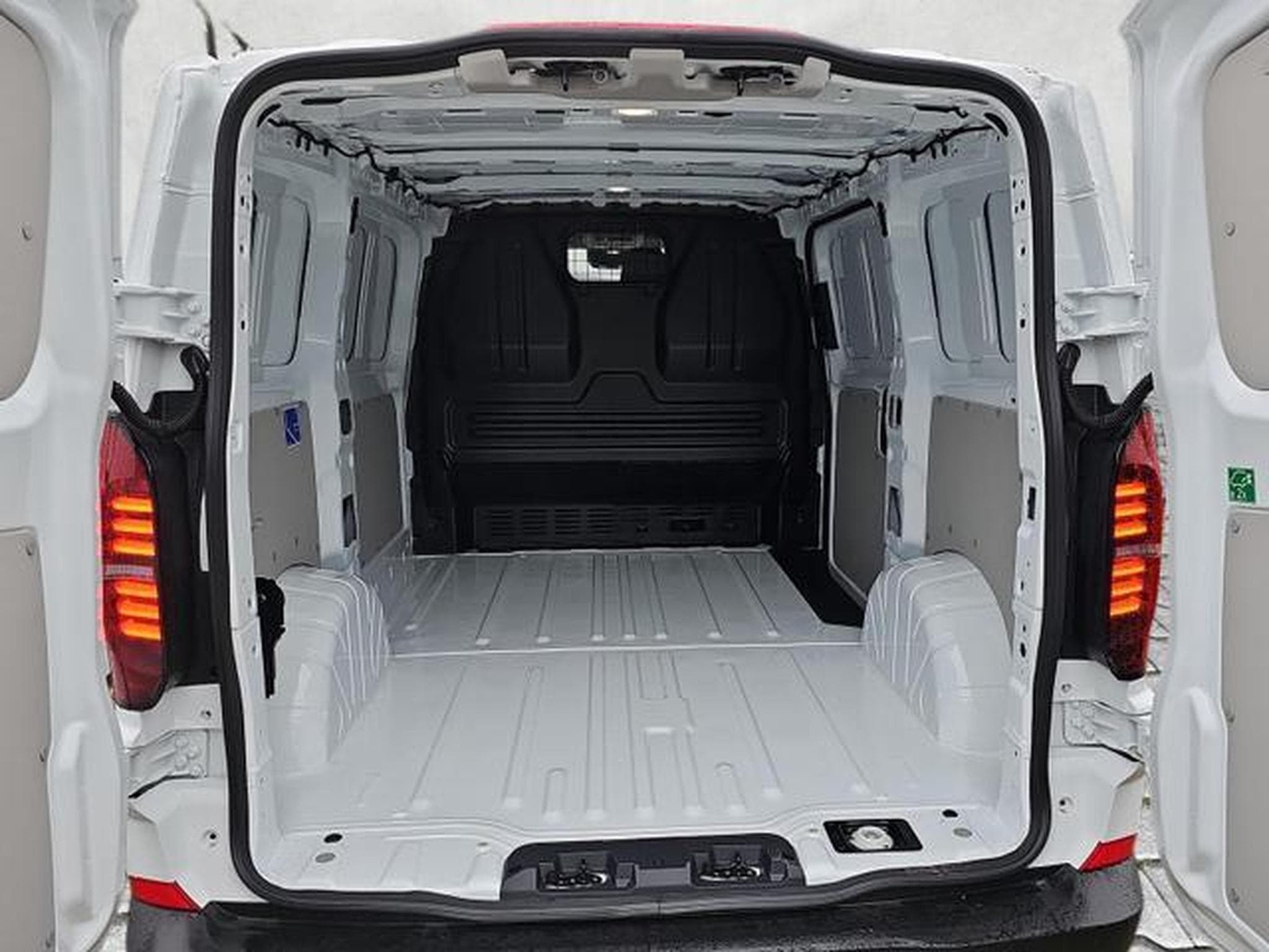 VW T7 Transporter Kaste 2.0 TDI 81 kW KR (2025) - Photo 13