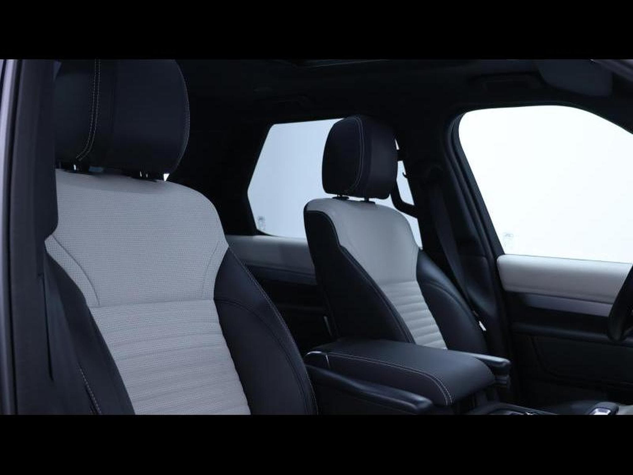 Land-Rover Discovery R-Dynamic P360 AWD auto (2021) - Photo 12