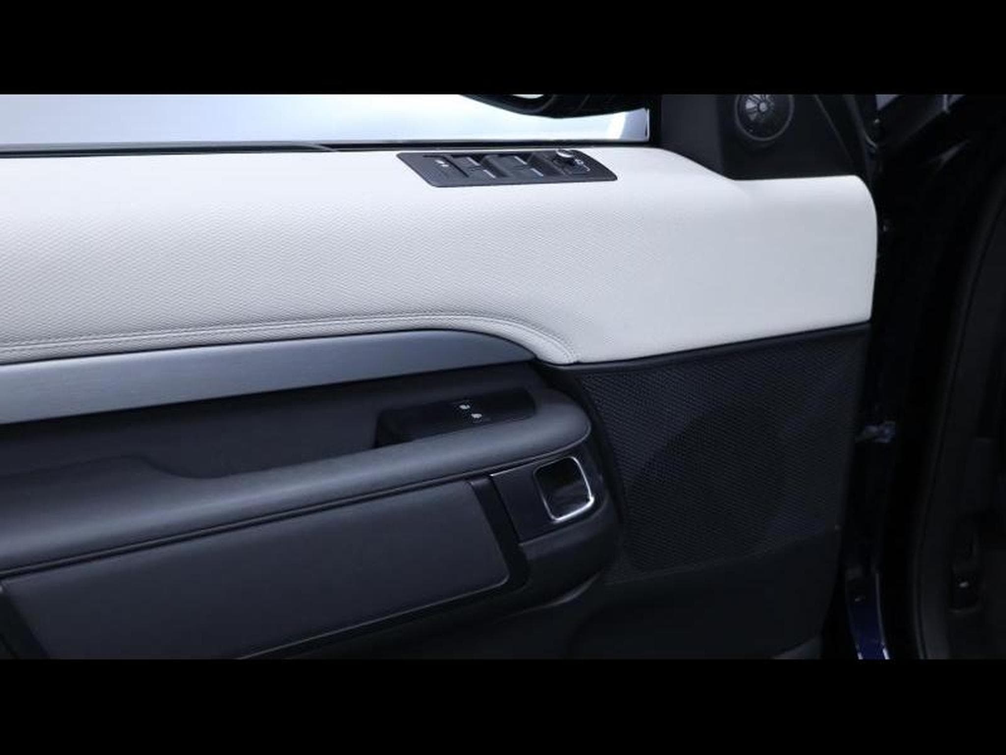 Land-Rover Discovery R-Dynamic P360 AWD auto (2021) - Photo 25