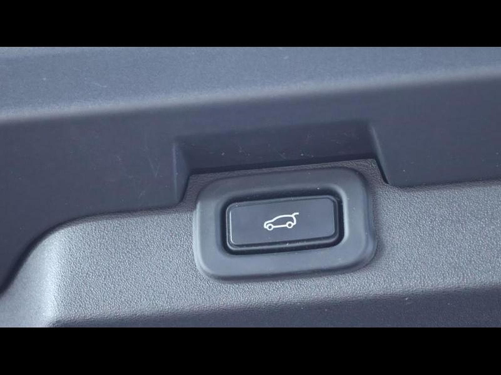 Land-Rover Discovery R-Dynamic P360 AWD auto (2021) - Photo 32