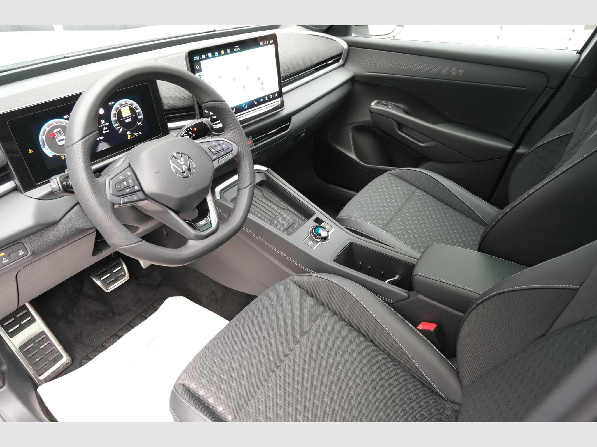 VW T-Roc 1.5 eTSI DSG (2026) - Photo 11
