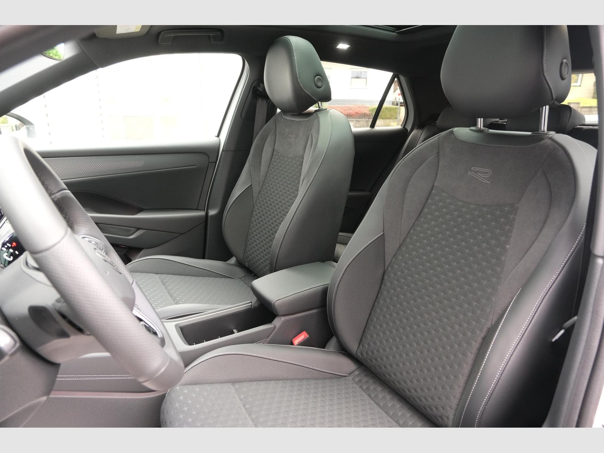 VW T-Roc 1.5 eTSI DSG (2026) - Photo 12