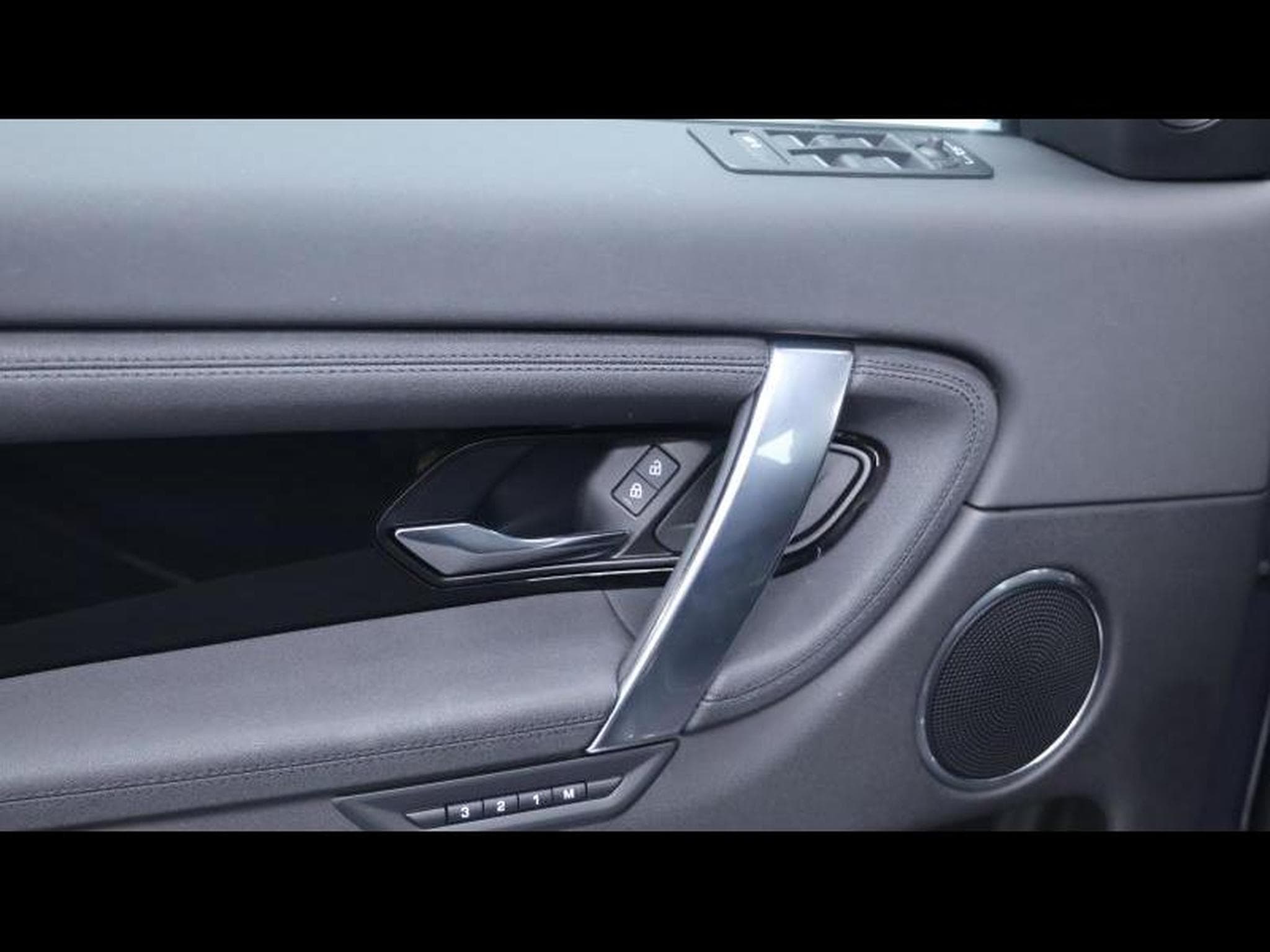 Land-Rover Discovery Sport D165 S AWD Auto (2023) - Photo 24