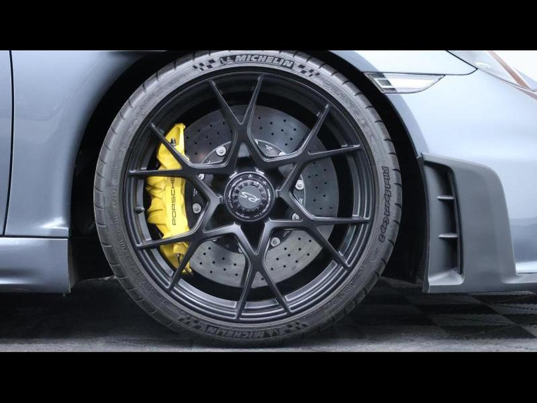 Porsche Boxster 718 Spyder RS PDK * Ceramic brakes - 3D yellow printed carbo (2024) - Photo 16