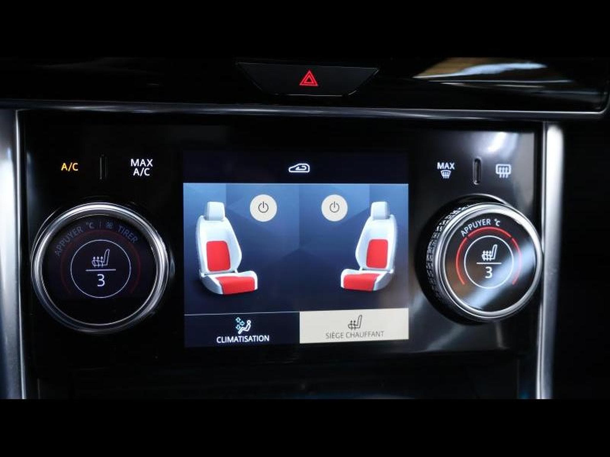 Jaguar XE D200 R-Dynamic S RWD Auto (2024) - Photo 18