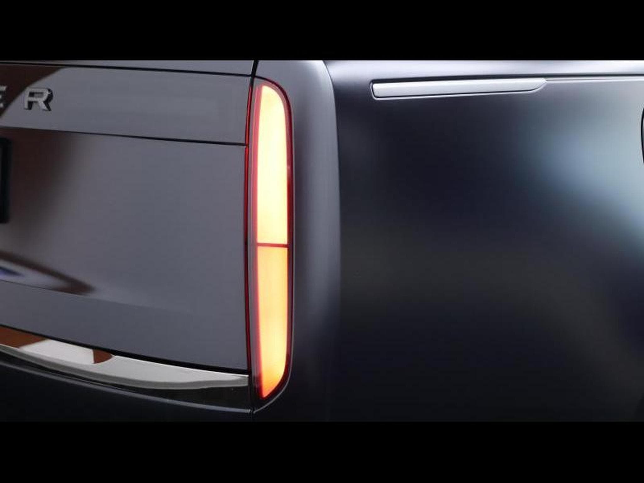 Land-Rover Range Rover SV P615 AWD Auto (2023) - Photo 9
