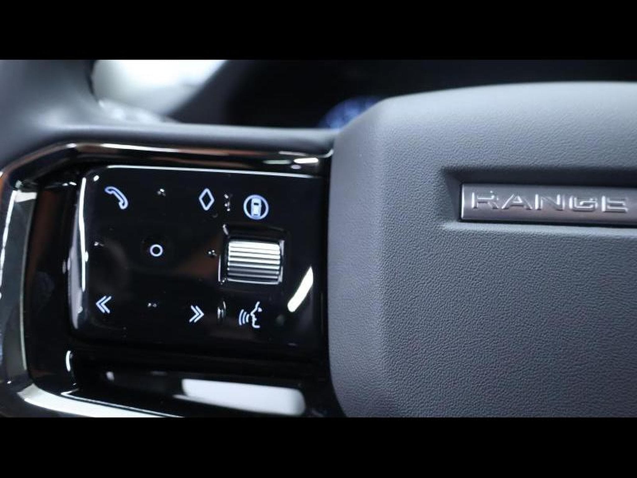 Land-Rover Range Rover Evoque D200 Dynamic SE AWD Auto (2025) - Photo 15