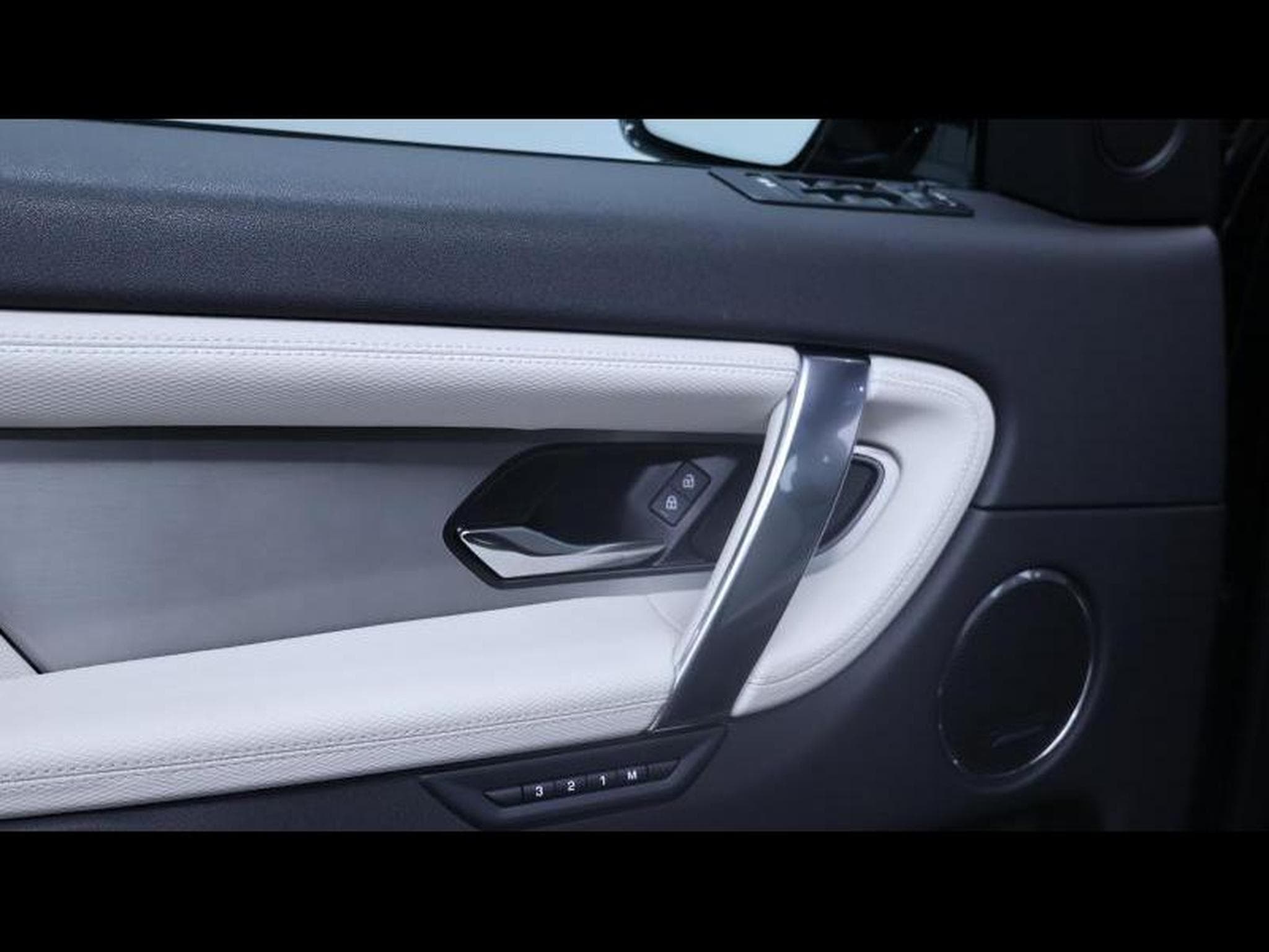 Land-Rover Discovery Sport D165 DYNAMIC SE AWD Auto (2025) - Photo 23
